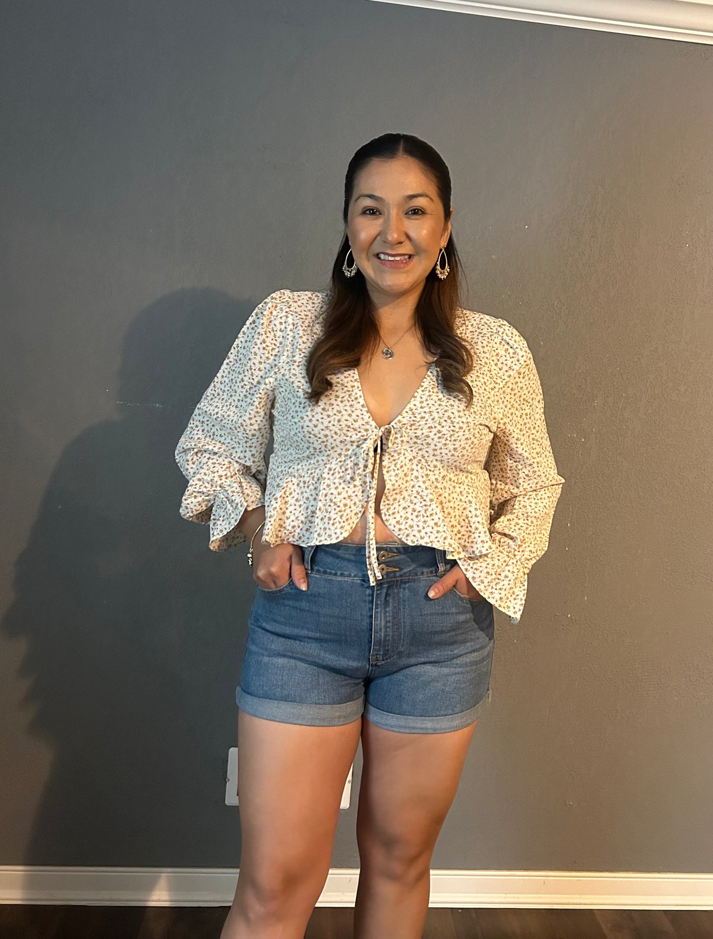 High waisted Blue Wash Rolled Denim Shorts